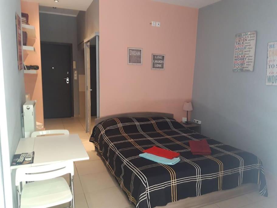 Ideally Located Apartment In Central Афіни Екстер'єр фото